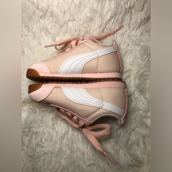 Puma Kids Sneakers - Soft Pink and White size 6 - Picture 8 of 16